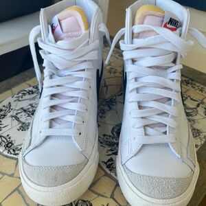Nike Blazer Mid 77